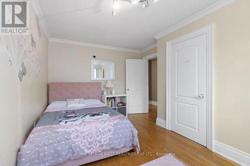 859 Mays Crescent, Mississauga, ON - Indoor Photo Showing Bedroom