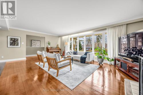 Living Room - 1561 Pinetree Crescent, Mississauga, ON 