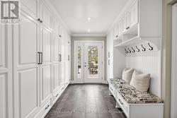 Foyer - 