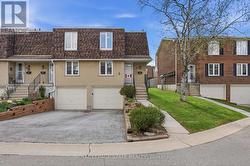 21 - 299 LIMERIDGE ROAD W  Hamilton, ON L9C 2V4