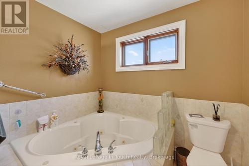 Ensuite - 1092 Tiny Beaches Road S, Tiny, ON - Indoor Photo Showing Bathroom
