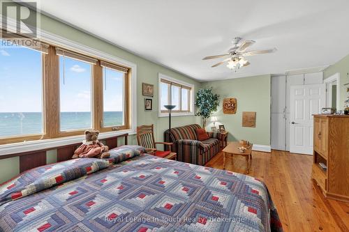 Bedroom - 1092 Tiny Beaches Road S, Tiny, ON - Indoor Photo Showing Bedroom