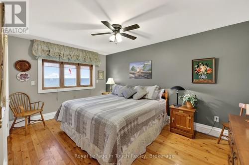 Bedroom - 1092 Tiny Beaches Road S, Tiny, ON - Indoor Photo Showing Bedroom
