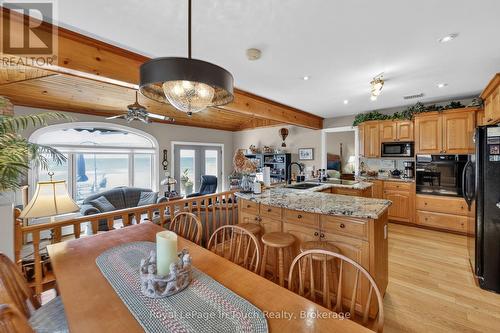 tchen - 1092 Tiny Beaches Road S, Tiny, ON - Indoor