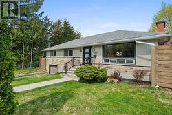 2307 WALSH AVENUE  Ottawa, ON K2B 7C1