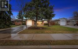 22 ARBROATH CRESCENT W Toronto, ON M9C 2T1