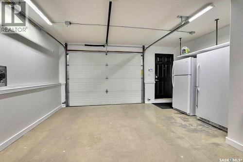1456 Mccarthy Boulevard, Regina, SK - Indoor Photo Showing Garage