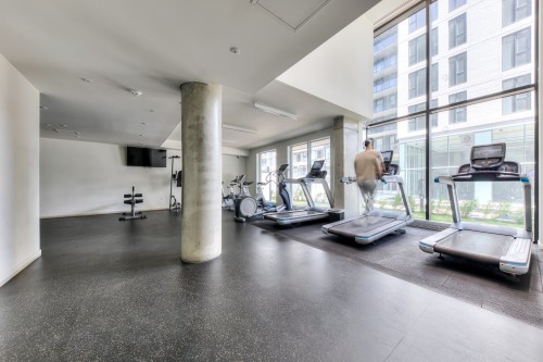 Salle d'exercice - 413-1485 Rue Des Bassins, Montréal (Le Sud-Ouest), QC - Indoor Photo Showing Gym Room