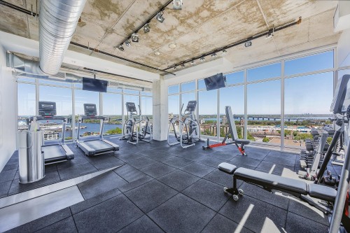 Exercise Room - 507-888 Rue Wellington, Montréal (Ville-Marie), QC - Indoor Photo Showing Gym Room