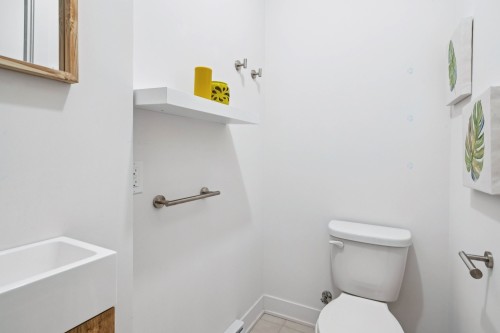 Salle de bains - 1961 Rue St-Alexandre, Longueuil (Le Vieux-Longueuil), QC - Indoor Photo Showing Bathroom