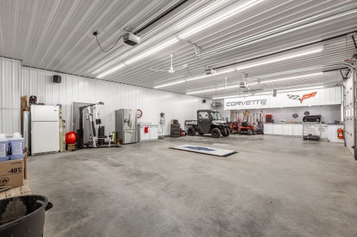 Garage - 1092 Grande-Côte, Sainte-Geneviève-De-Berthier, QC - Indoor Photo Showing Garage