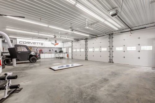 Garage - 1092 Grande-Côte, Sainte-Geneviève-De-Berthier, QC - Indoor Photo Showing Garage
