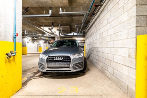 Garage - 411-440 Rue De La Gauchetière E., Montréal (Ville-Marie), QC - Indoor Photo Showing Garage