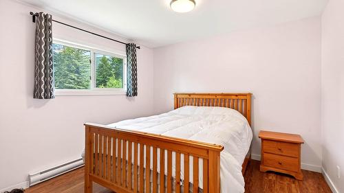 1256 Hern Road, Clearwater, BC - Indoor Photo Showing Bedroom