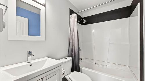 1256 Hern Road, Clearwater, BC - Indoor Photo Showing Bathroom