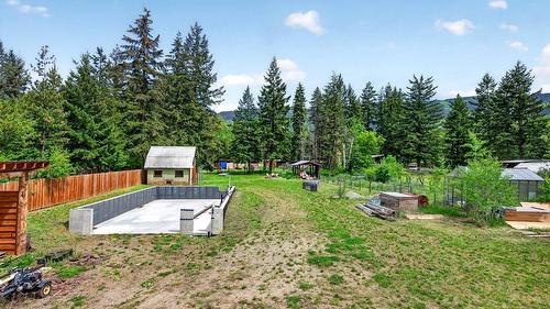 1256 Hern Road, Clearwater, BC - Outdoor With Backyard