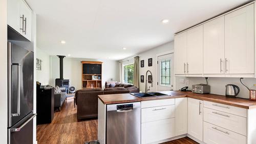 1256 Hern Road, Clearwater, BC - Indoor Photo Showing Kitchen With Double Sink
