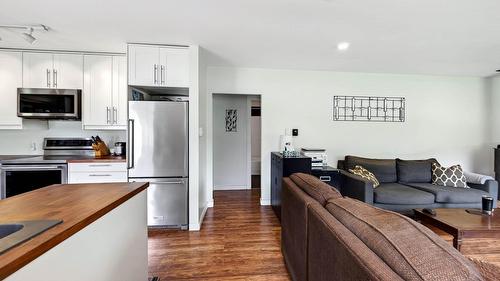 1256 Hern Road, Clearwater, BC - Indoor Photo Showing Kitchen