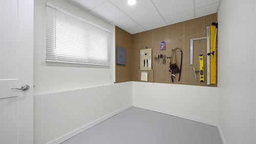 1963 Harrison Way, Kamloops, BC - Indoor Photo Showing Other Room