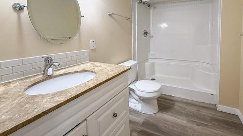 1417 21St Street, Cranbrook, BC - Indoor Photo Showing Bathroom
