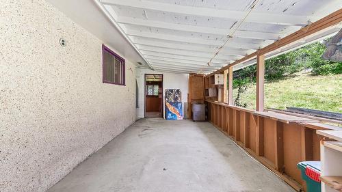 608 6Th Avenue, Creston, BC - Indoor Photo Showing Other Room