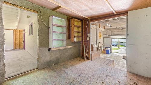 608 6Th Avenue, Creston, BC - Indoor Photo Showing Other Room