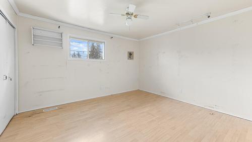 608 6Th Avenue, Creston, BC - Indoor Photo Showing Other Room