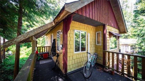 2088 Peninsula Rd, Ucluelet, BC 