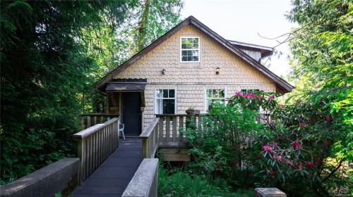 2088 Peninsula Rd, Ucluelet, BC 
