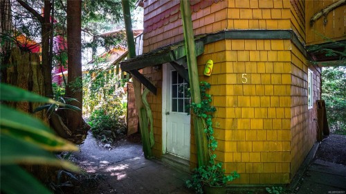 2088 Peninsula Rd, Ucluelet, BC 
