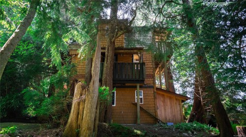 2088 Peninsula Rd, Ucluelet, BC 