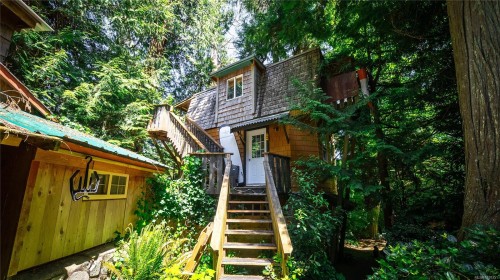 2088 Peninsula Rd, Ucluelet, BC 