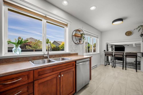 836 Tracker Pl, Comox, BC 
