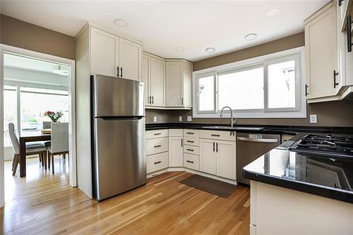 878 Elm St, Winnipeg, MB 
