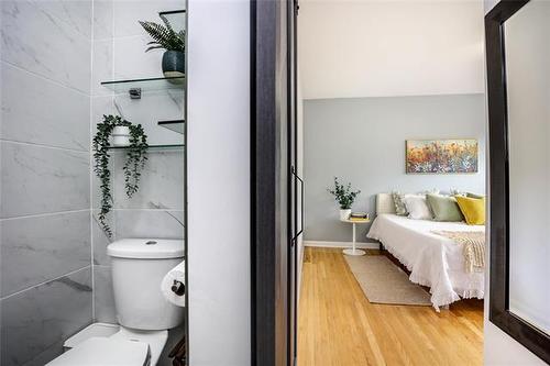 878 Elm St, Winnipeg, MB 