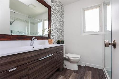 878 Elm St, Winnipeg, MB 