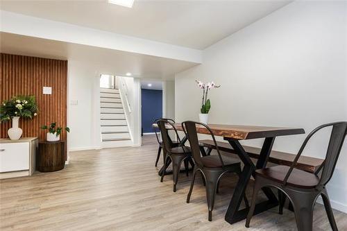 878 Elm St, Winnipeg, MB 