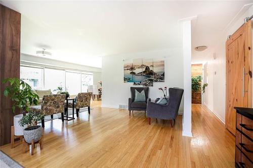 878 Elm St, Winnipeg, MB 
