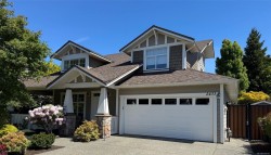 2433 Driftwood Dr Sooke, BC V9Z 0Y8