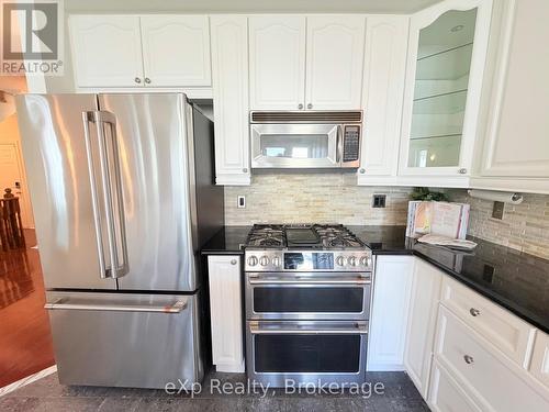 371 Carnwith Drive E, Whitby (Brooklin), ON - Indoor Photo Showing Kitchen With Stainless Steel Kitchen With Upgraded Kitchen