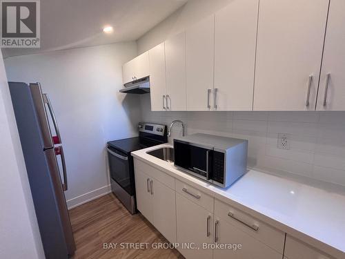 1311 Pape Avenue, Toronto, ON - Indoor Photo Showing Kitchen