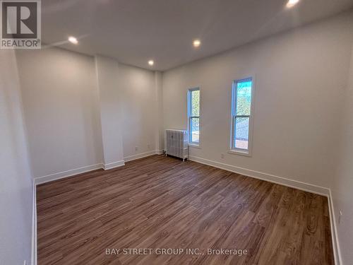 1311 Pape Avenue, Toronto, ON - Indoor Photo Showing Other Room