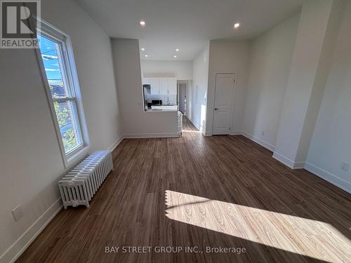 1311 Pape Avenue, Toronto, ON - Indoor Photo Showing Other Room