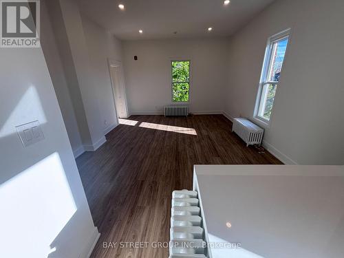 1311 Pape Avenue, Toronto, ON - Indoor Photo Showing Other Room