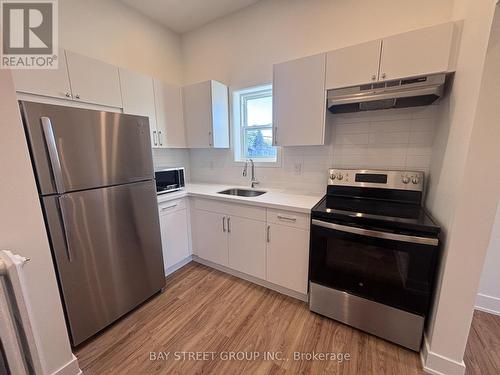 1311 Pape Avenue, Toronto, ON - Indoor Photo Showing Kitchen