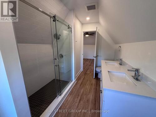1311 Pape Avenue, Toronto, ON - Indoor Photo Showing Bathroom