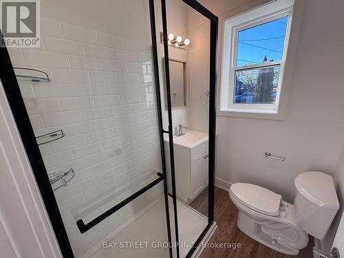 1311 Pape Avenue, Toronto, ON - Indoor Photo Showing Bathroom