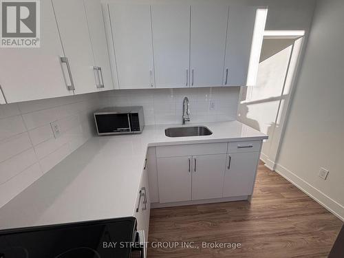 1311 Pape Avenue, Toronto, ON - Indoor Photo Showing Kitchen