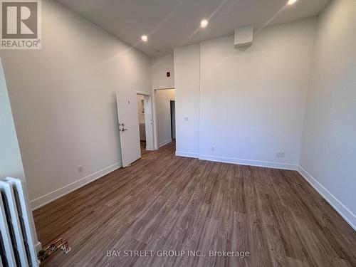 1311 Pape Avenue, Toronto, ON - Indoor Photo Showing Other Room