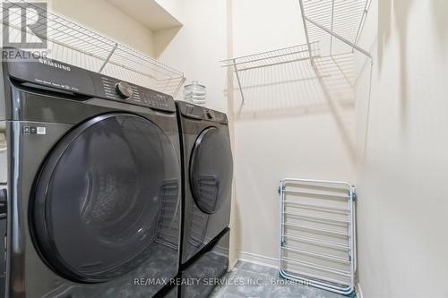 8 Pacific Wind Crescent, Brampton, ON - Indoor Photo Showing Laundry Room